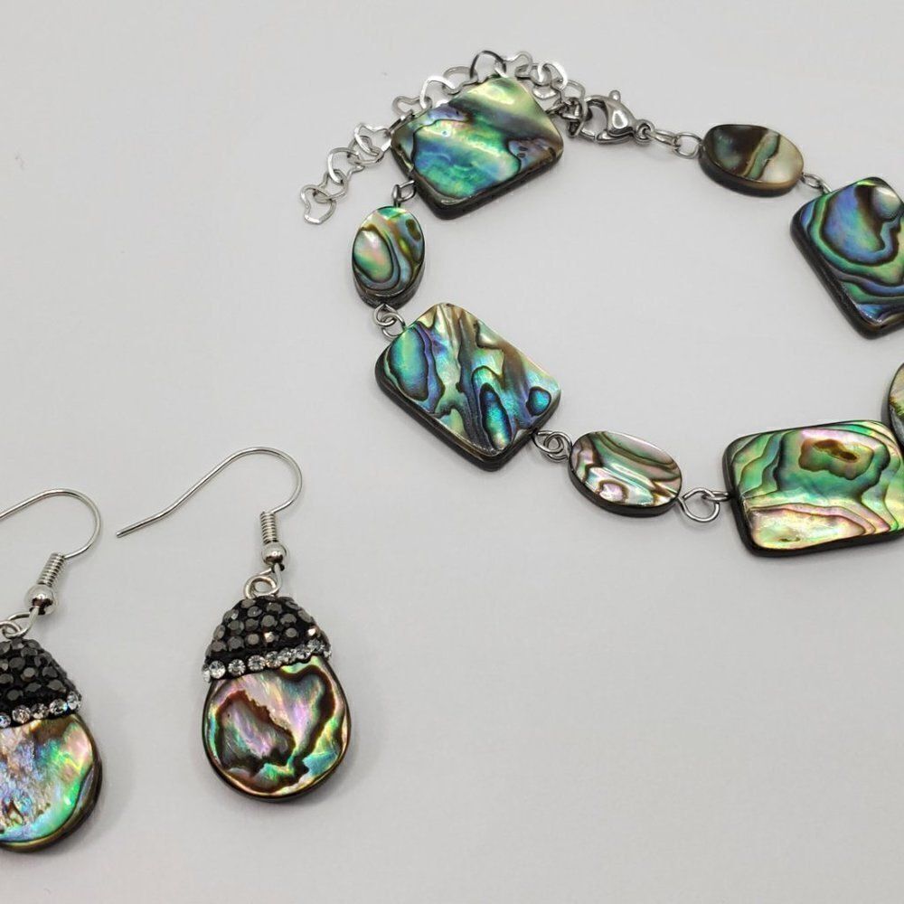 Hand Crafted Natural Shell Jewelry Set - Picture 10 of 15